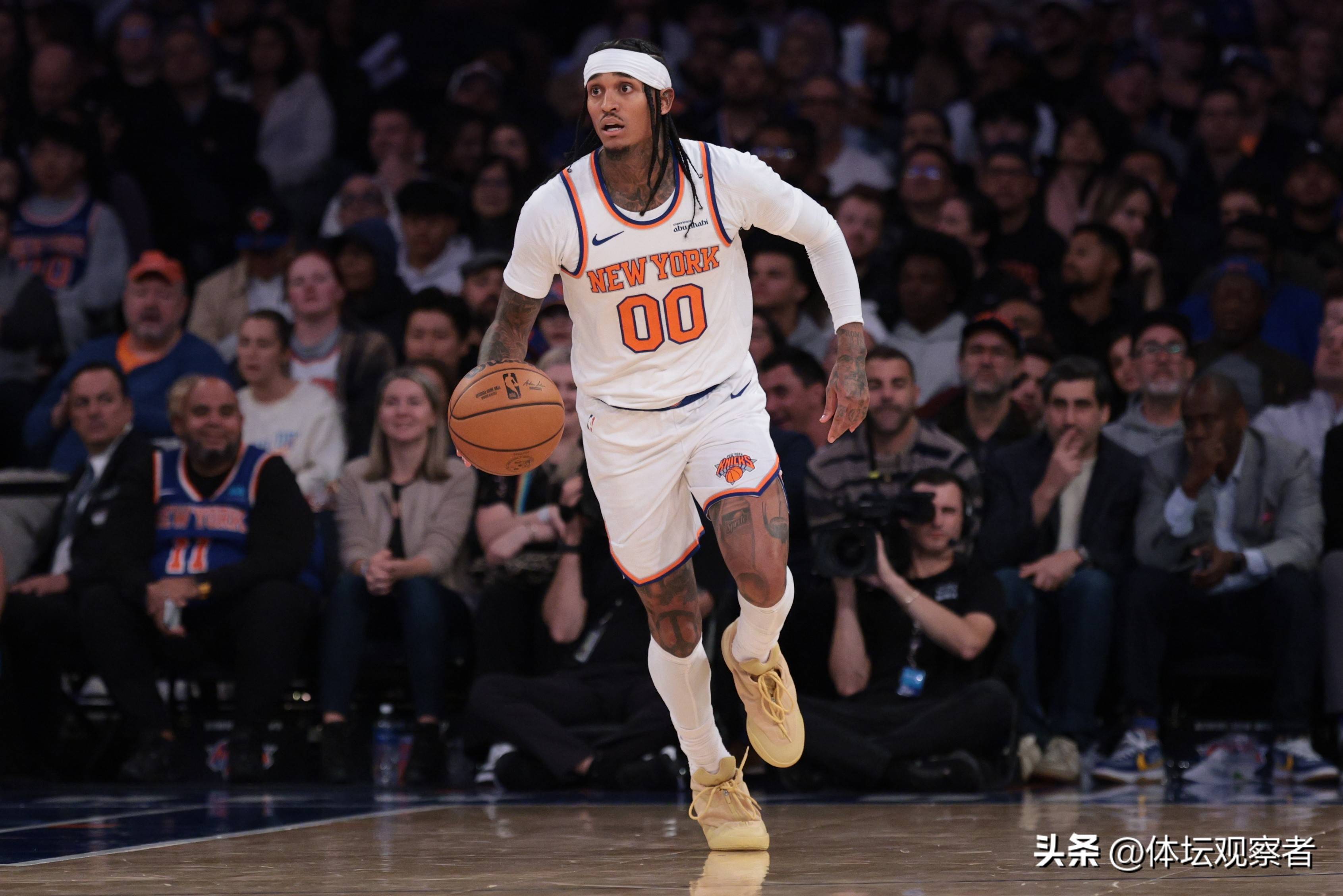 尼克斯客场大胜公牛,取得关键胜利是哪一年